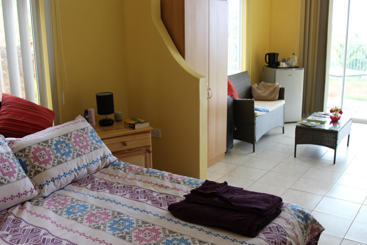 Richards Travel Lodge Jamestown Bagian luar foto