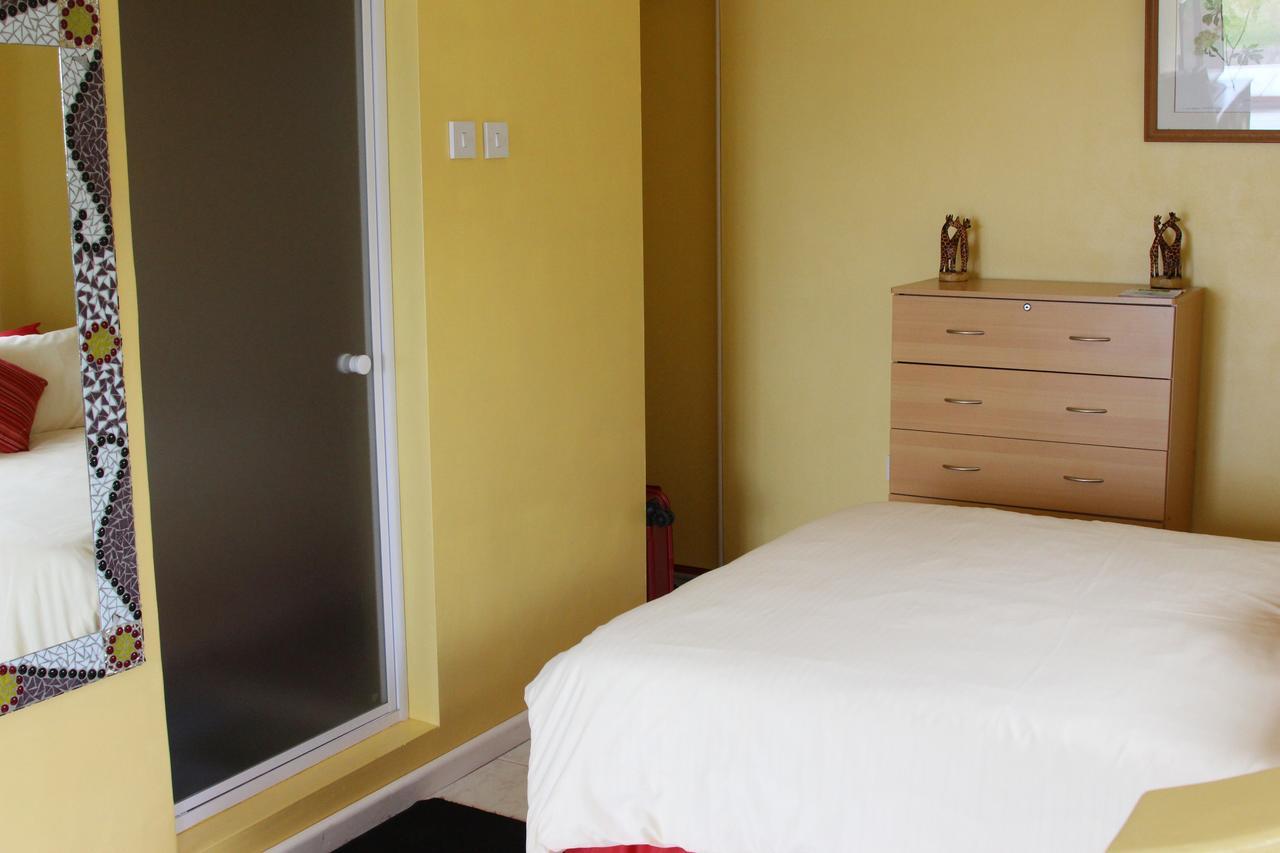 Richards Travel Lodge Jamestown Bagian luar foto